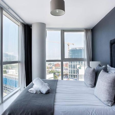 Titanic & City Views, Ultra Luxury City Parking Μπέλφαστ Εξωτερικό φωτογραφία